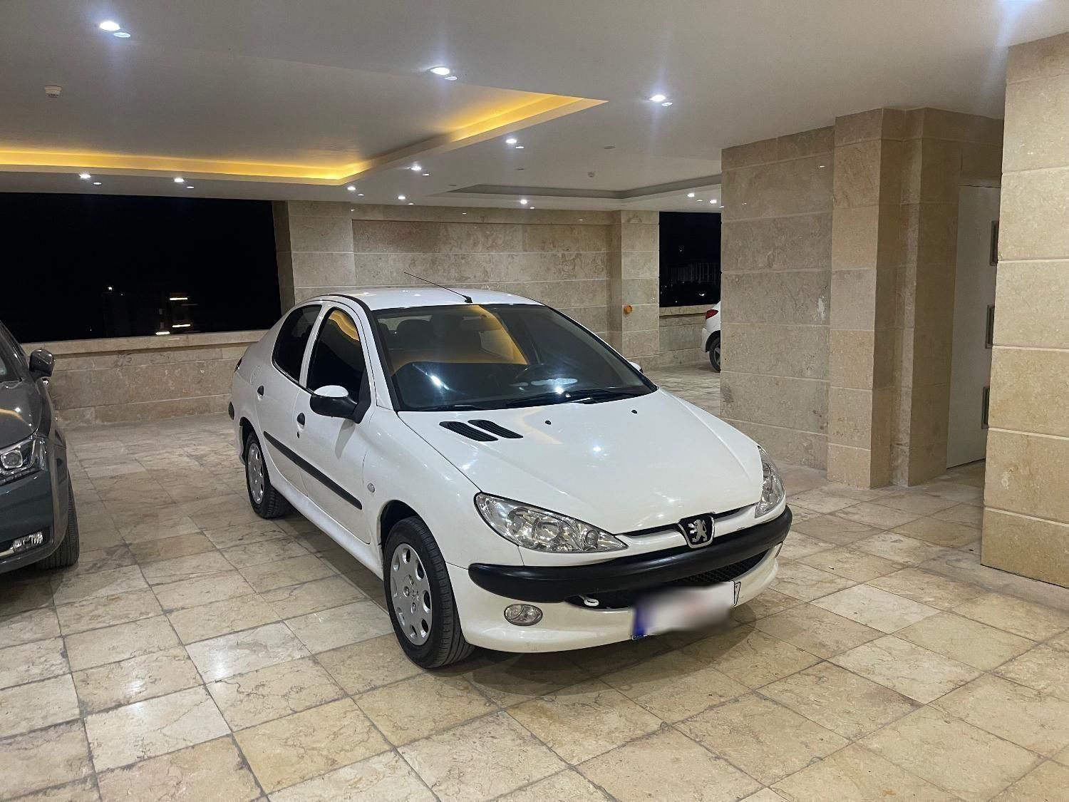 پژو ۲۰۶ صندوق دار v8 - 1392