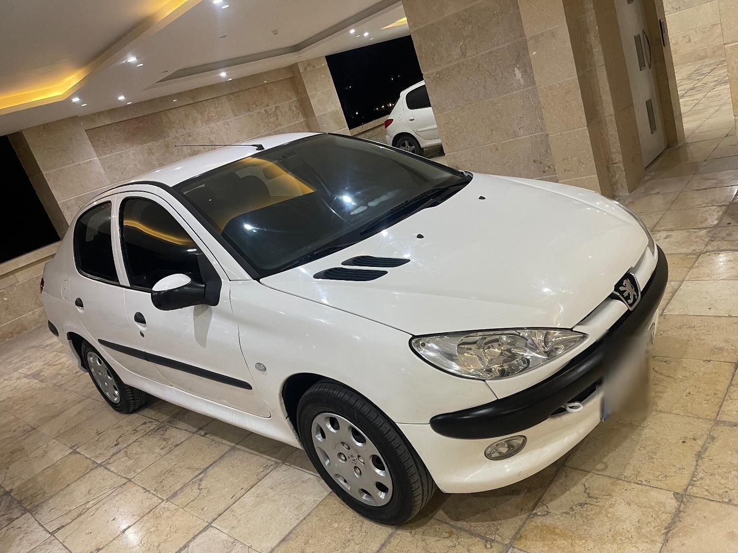 پژو ۲۰۶ صندوق دار v8 - 1392