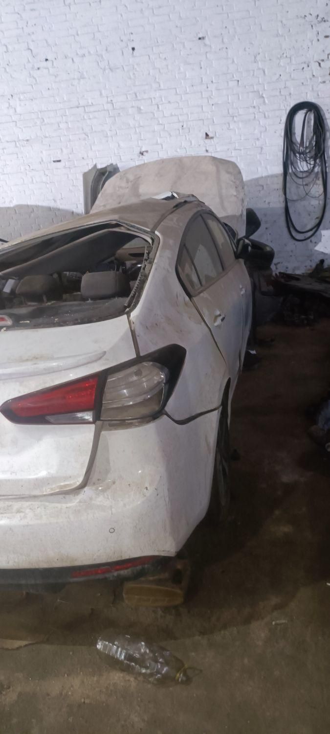 کیا سراتو 2.0 لیتر اتوماتیک GT لاین - 2017