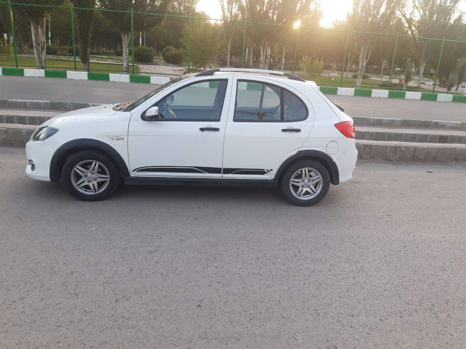 کوییک R دنده‌ای - 1402