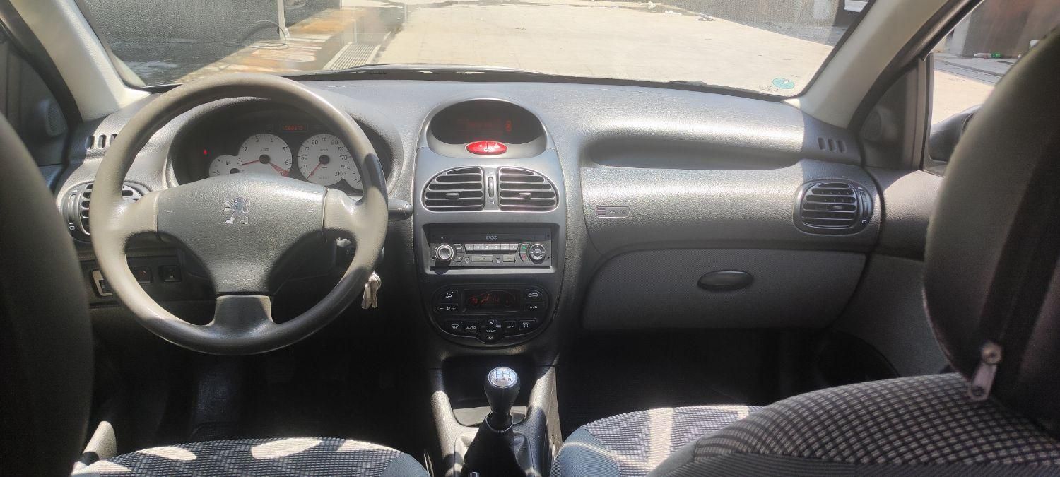 پژو ۲۰۶ صندوق دار v8 - 1399