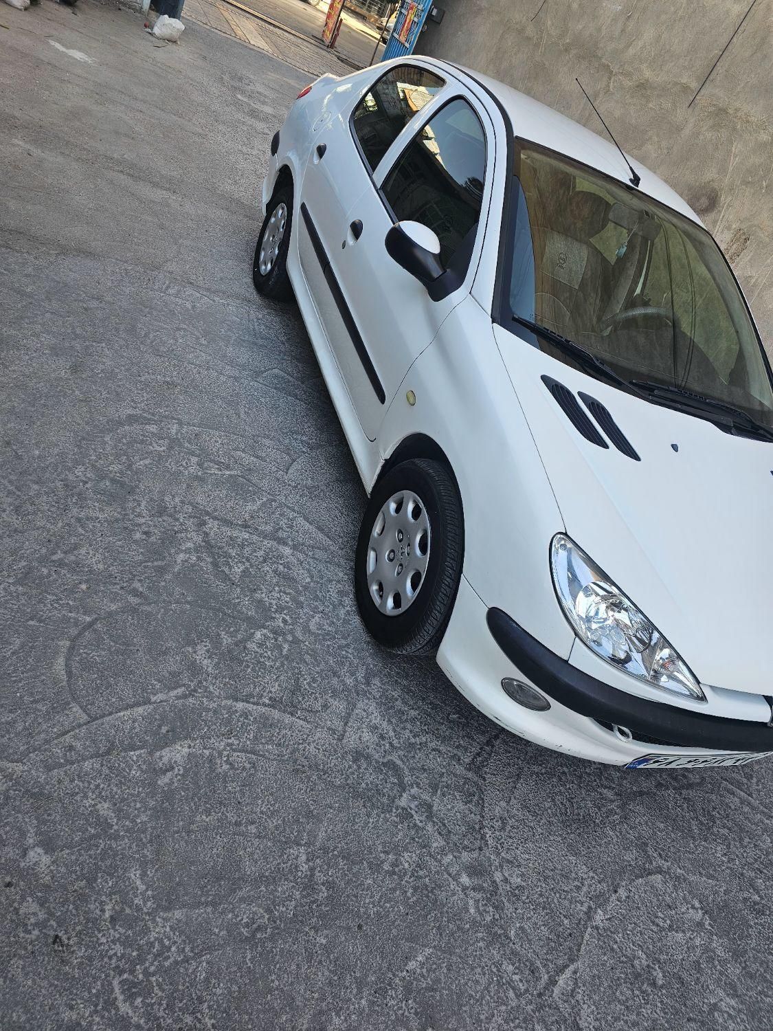 پژو ۲۰۶ صندوق دار v8 - 1393