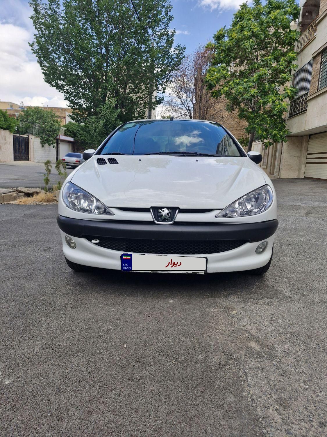 پژو ۲۰۶ صندوق دار v8 - 1396