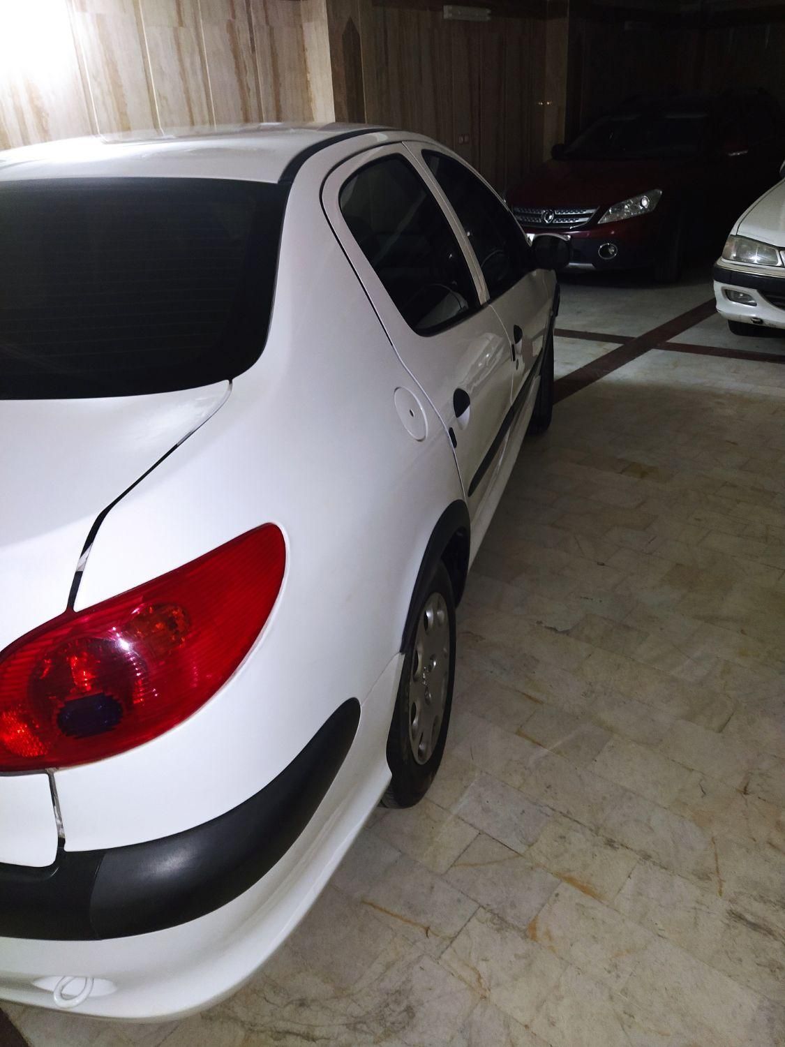 پژو ۲۰۶ صندوق دار v8 - 1394