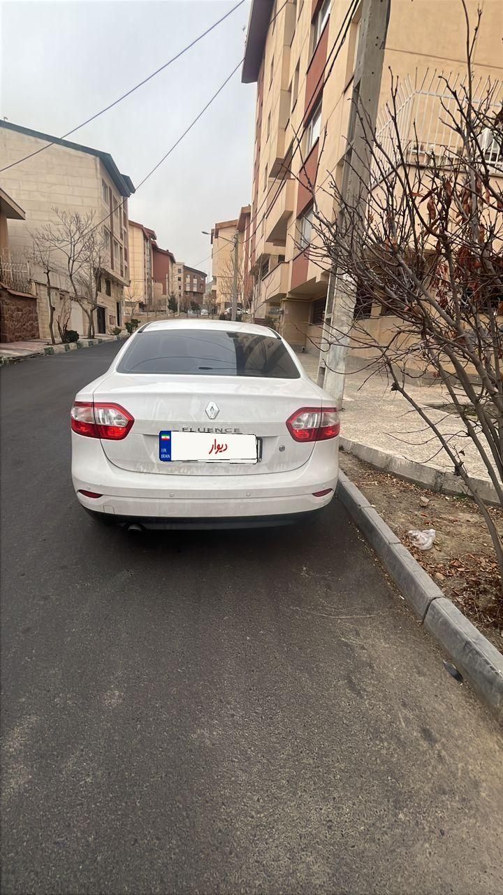 رنو فلوئنس دنده‌ای - 2015