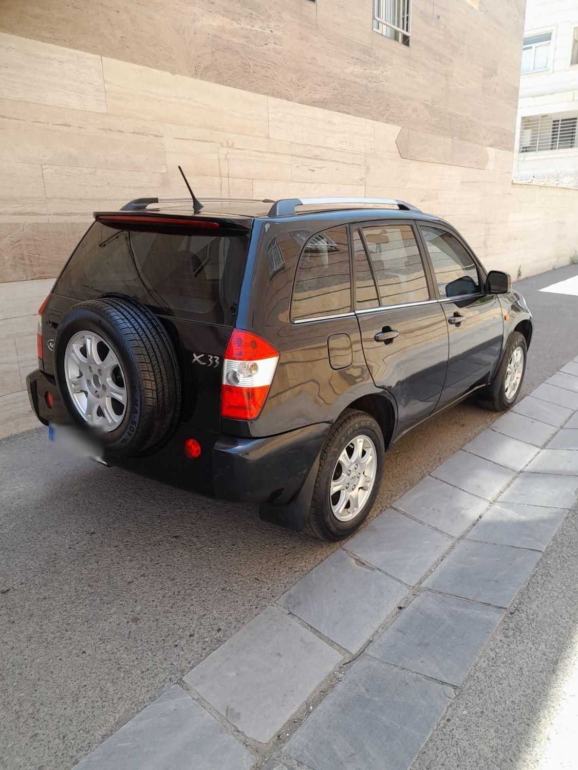 خودرو ام وی ام، X33 آگهی ann_19475183