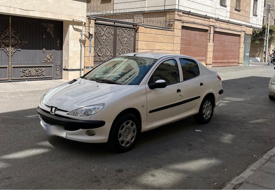 پژو ۲۰۶ صندوق دار v8 - 1398