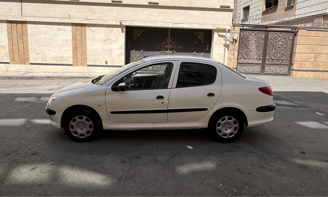 پژو ۲۰۶ صندوق دار v8 - 1398