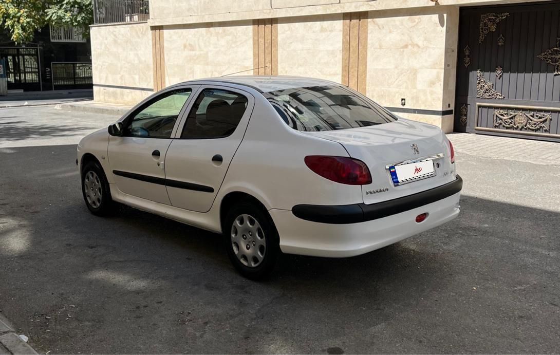 پژو ۲۰۶ صندوق دار v8 - 1398