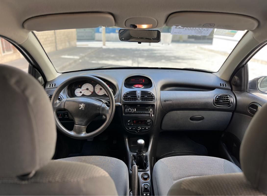 پژو ۲۰۶ صندوق دار v8 - 1398