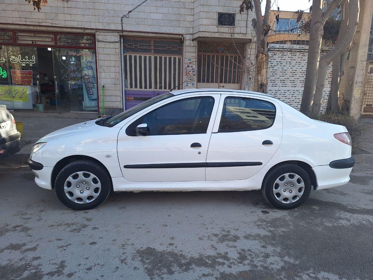 پژو ۲۰۶ صندوق دار v8 - 1390