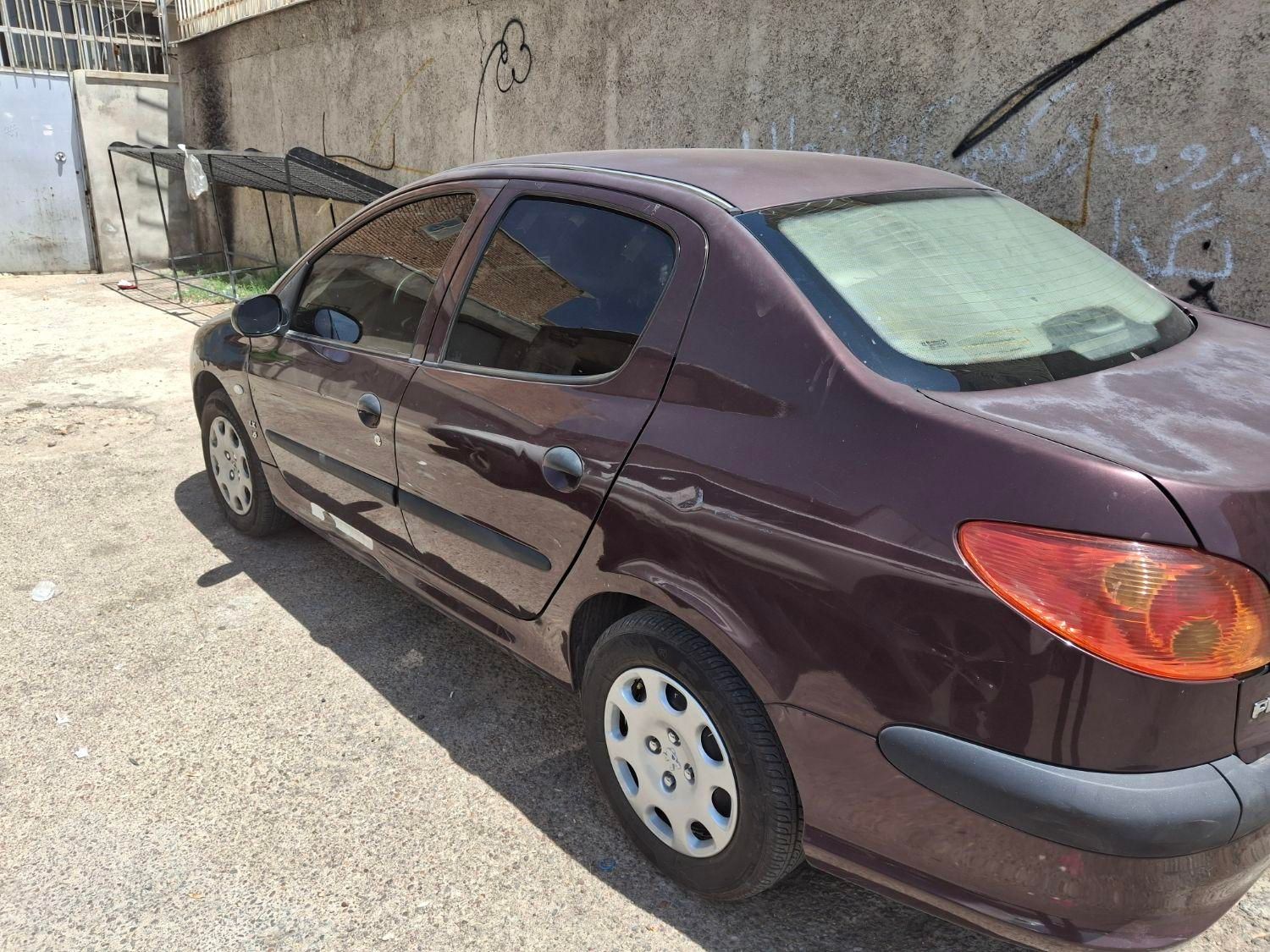 پژو ۲۰۶ صندوق دار v8 - 1393