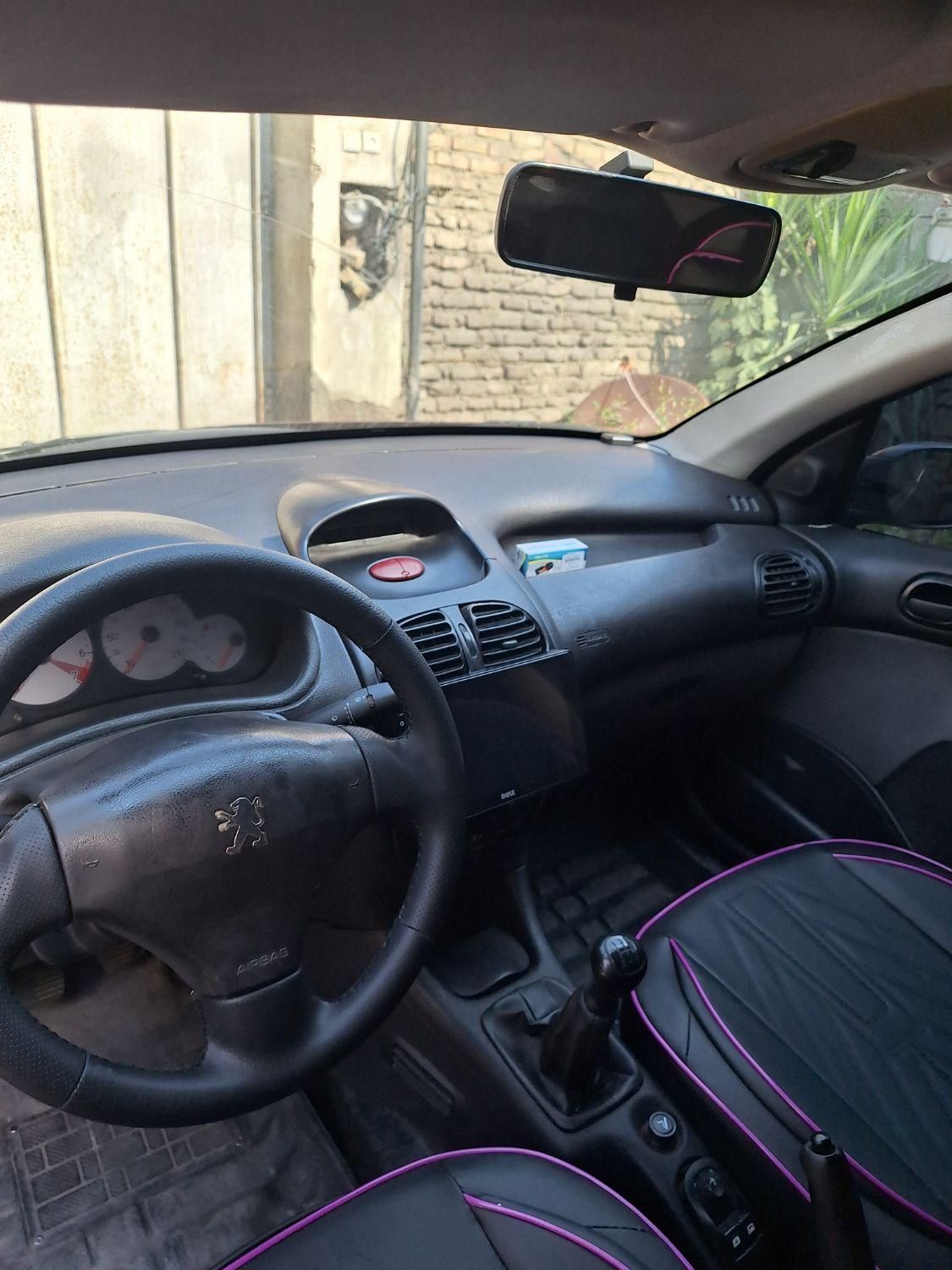 پژو ۲۰۶ صندوق دار v8 - 1390