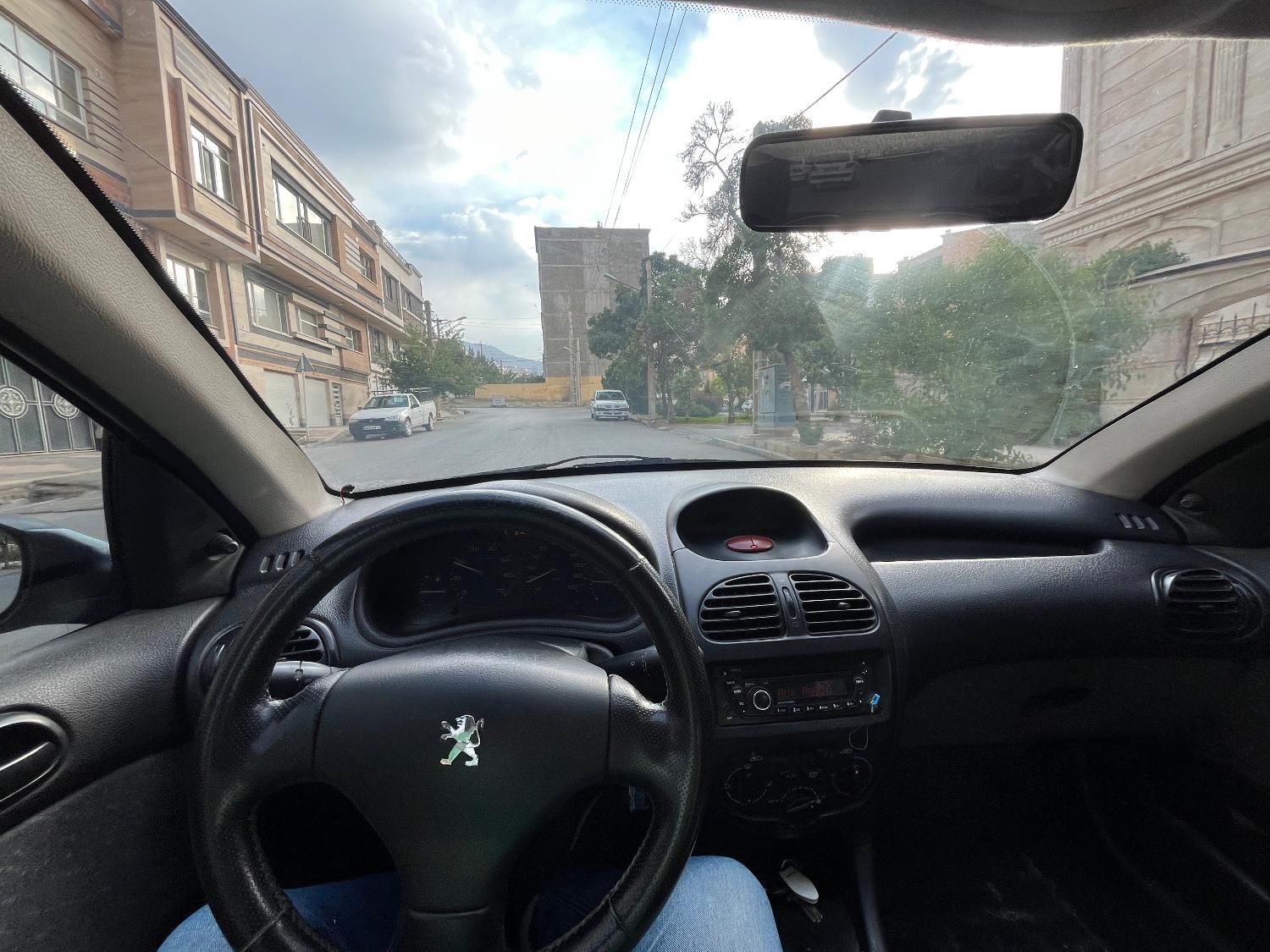 پژو ۲۰۶ صندوق دار v20 - 1389