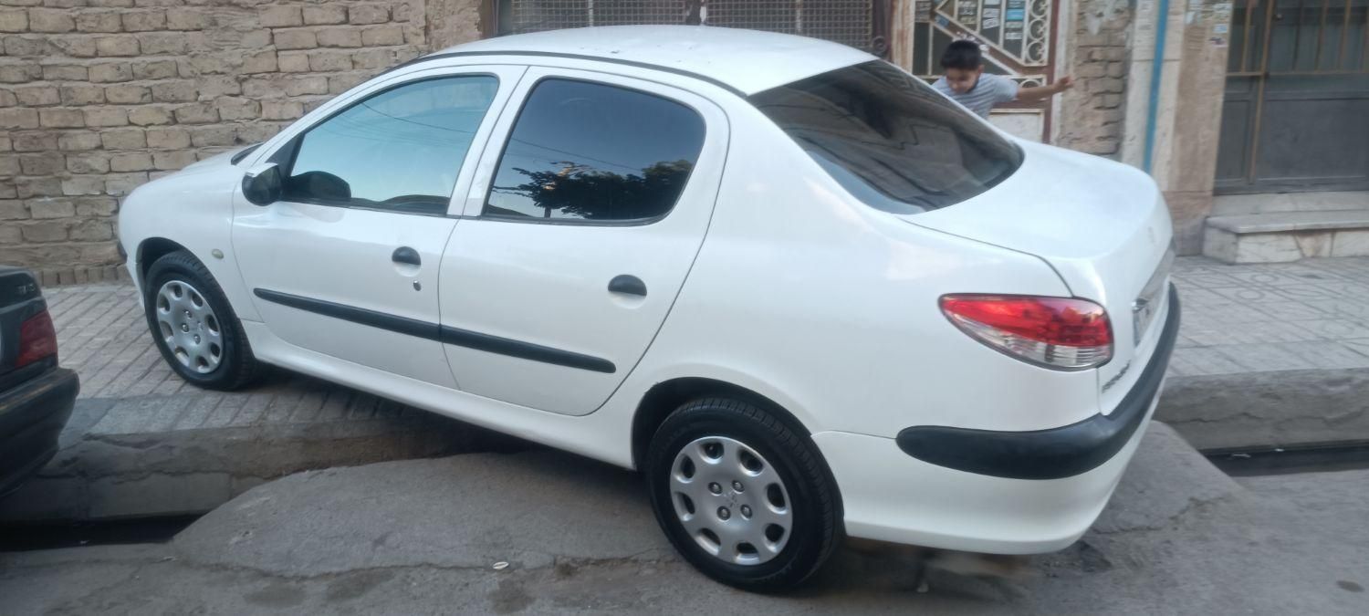 پژو ۲۰۶ صندوق دار v8 - 1391