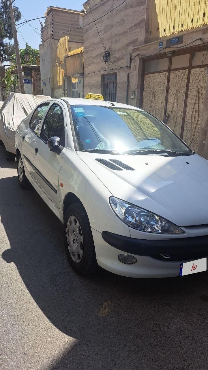 پژو ۲۰۶ صندوق دار v8 - 1392