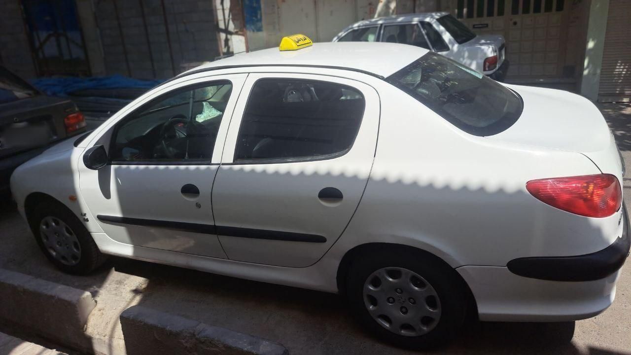 پژو ۲۰۶ صندوق دار v8 - 1392