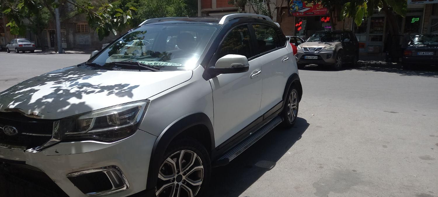 ام وی ام X22 دنده‌ای لاکچری - 1397