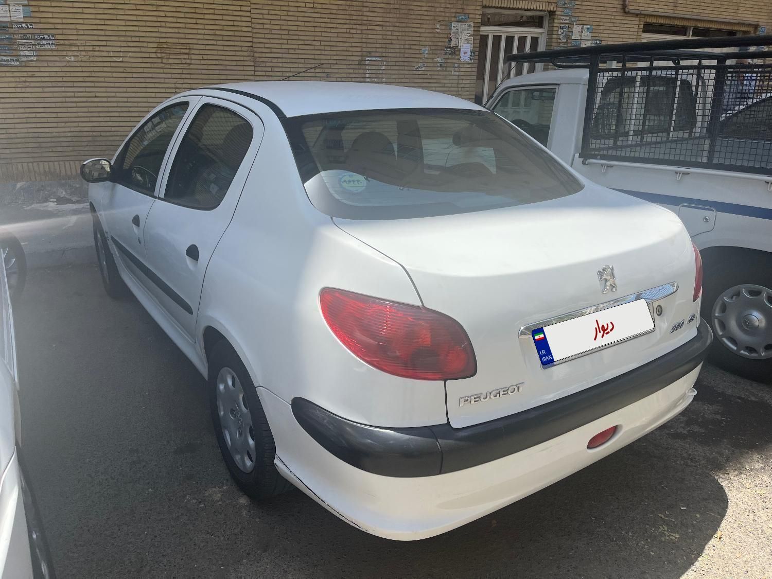 پژو ۲۰۶ صندوق دار v8 - 1399