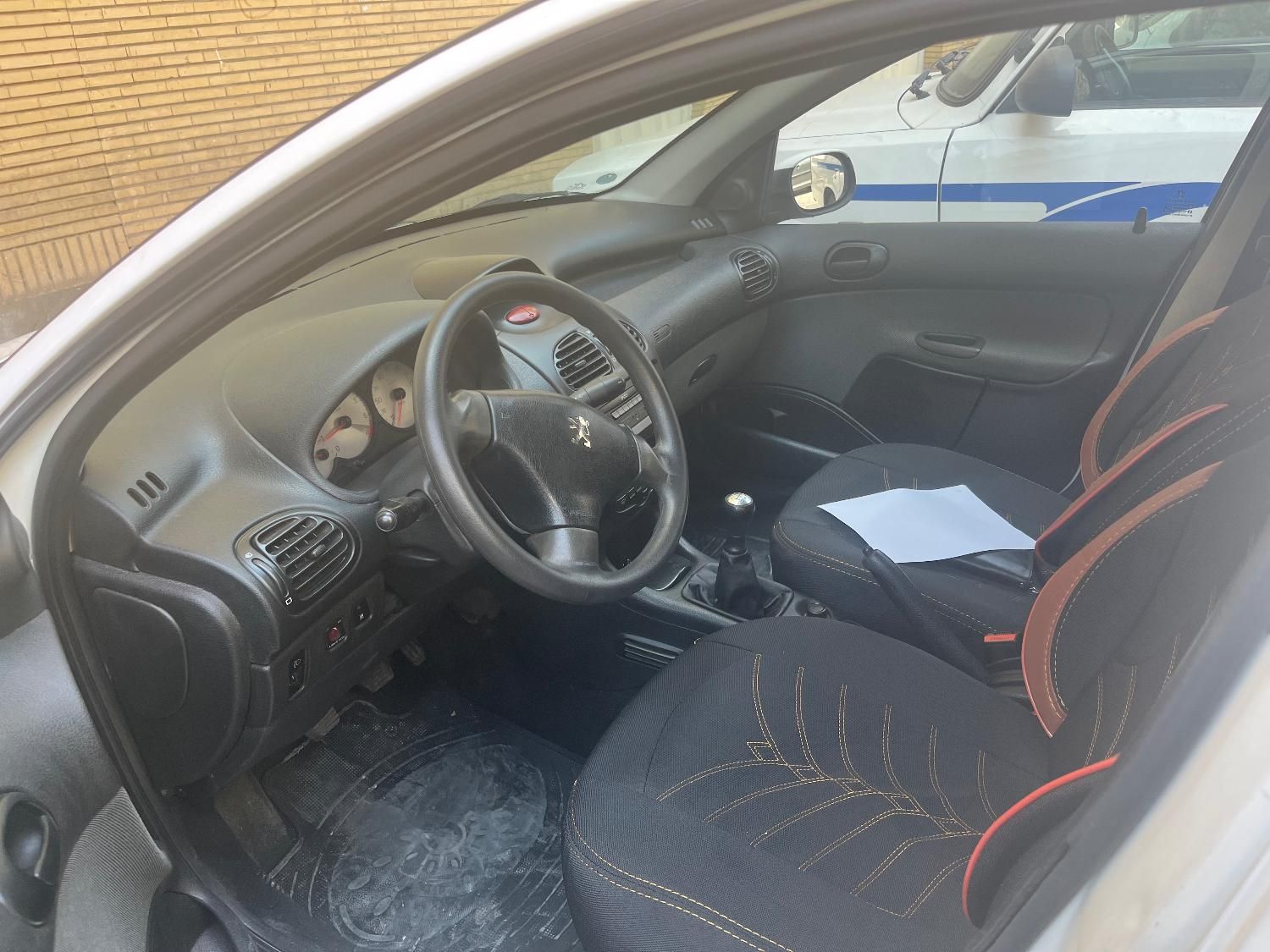 پژو ۲۰۶ صندوق دار v8 - 1399