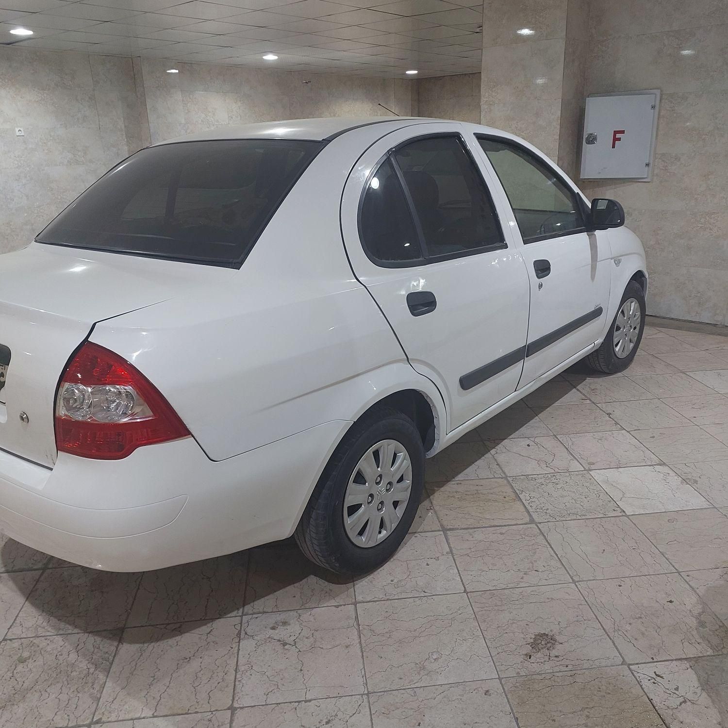 تیبا صندوق دار SX - 1392