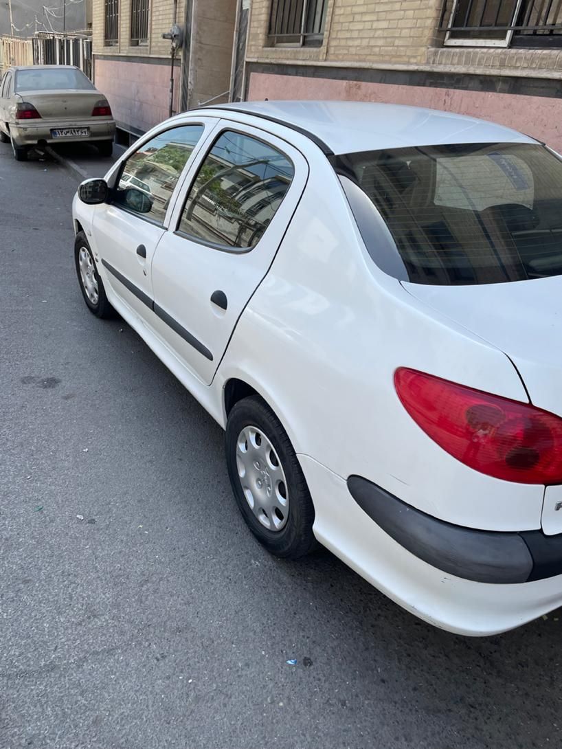 پژو ۲۰۶ صندوق دار v8 - 1395