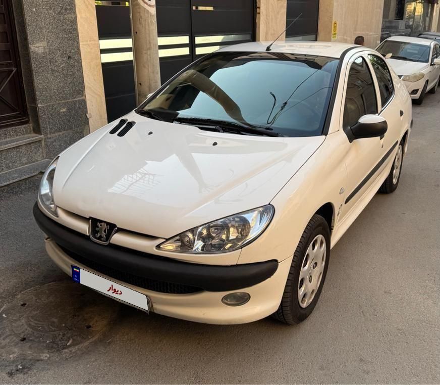 پژو ۲۰۶ صندوق دار v8 - 1392