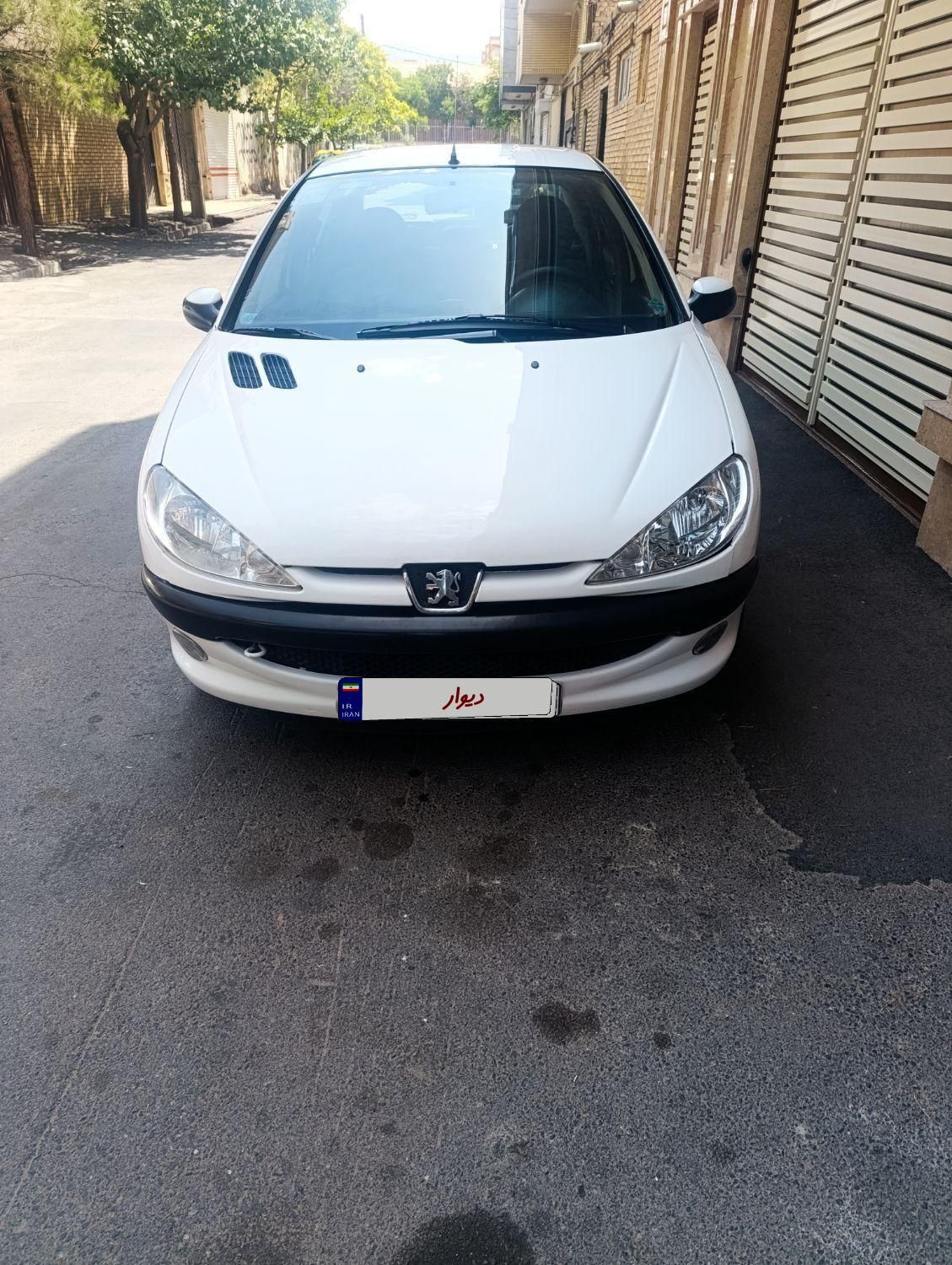 پژو ۲۰۶ صندوق دار v8 - 1391