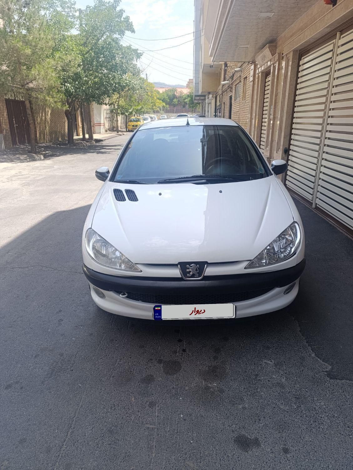 پژو ۲۰۶ صندوق دار v8 - 1391