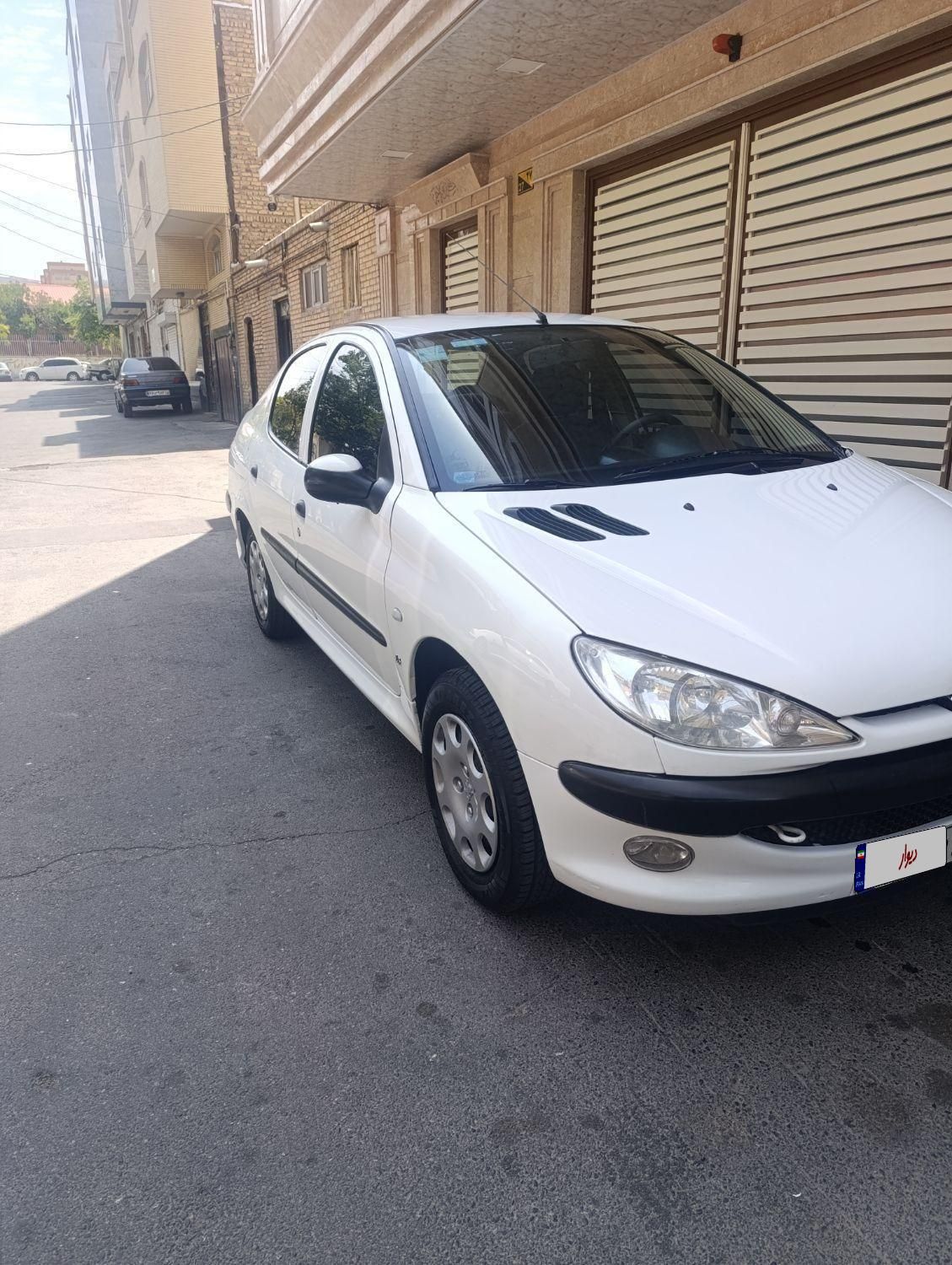 پژو ۲۰۶ صندوق دار v8 - 1391