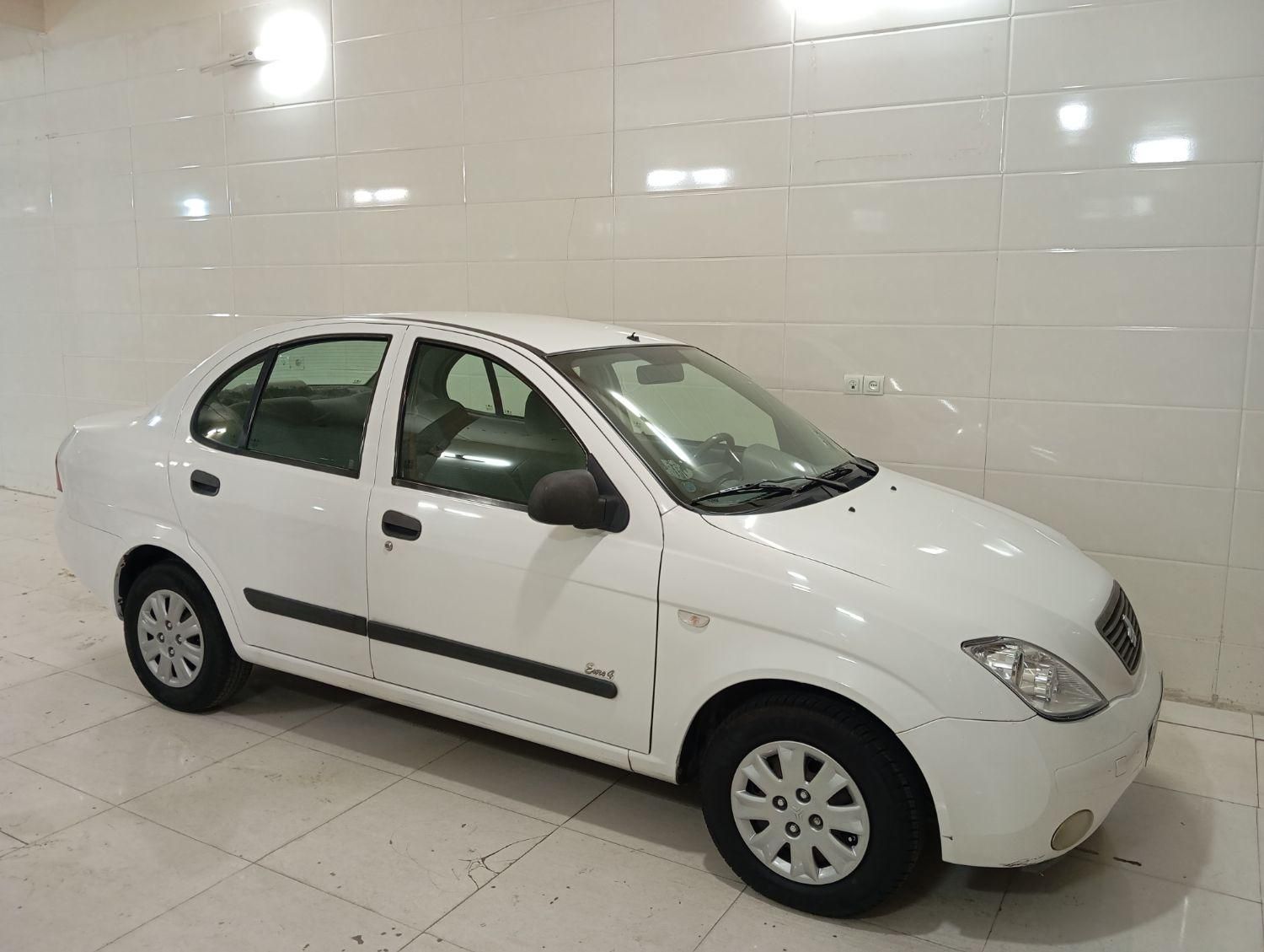 تیبا صندوق دار SX - 1392