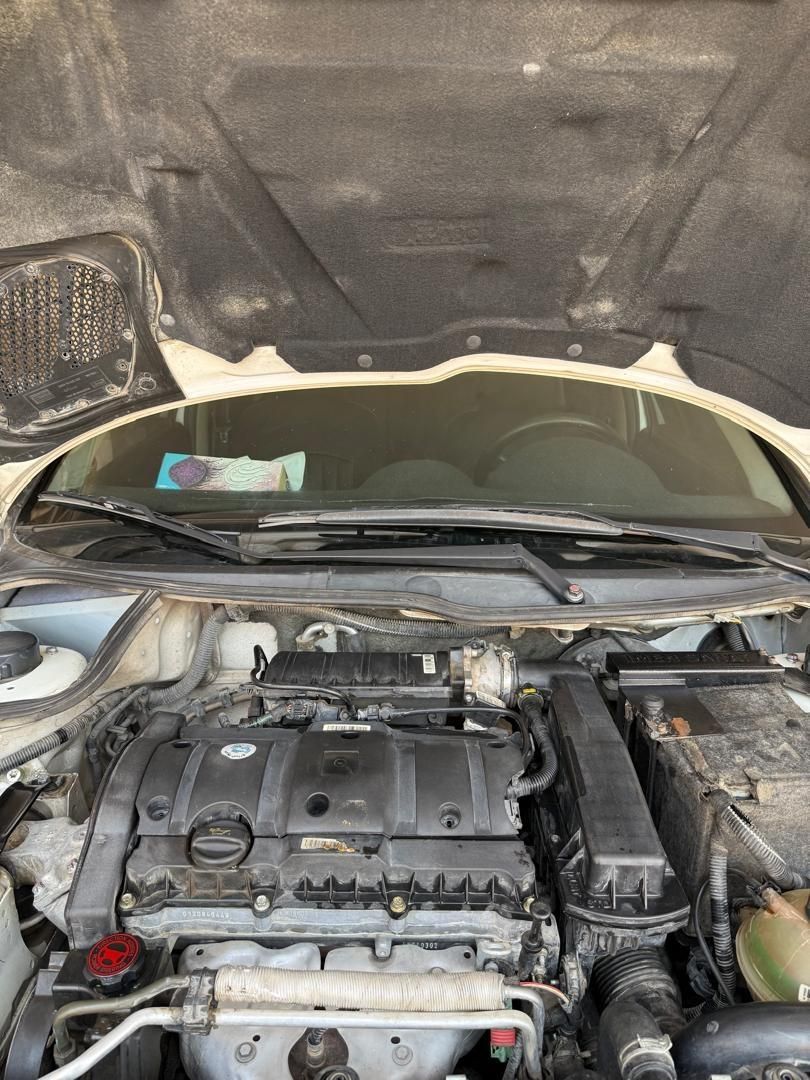 پژو ۲۰۶ صندوق دار v8 - 1399