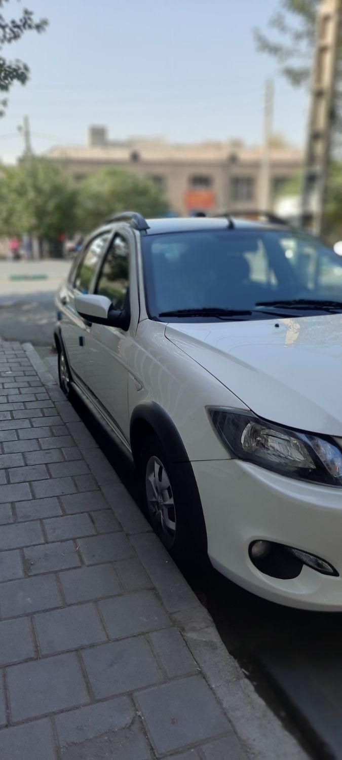 کوییک R دنده‌ای - 1402
