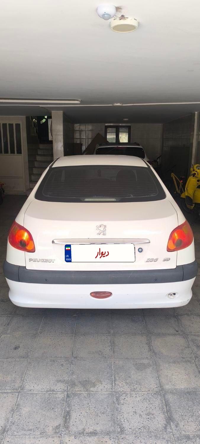 پژو ۲۰۶ صندوق دار v8 - 1393