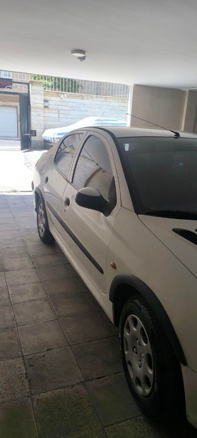 پژو ۲۰۶ صندوق دار v8 - 1393