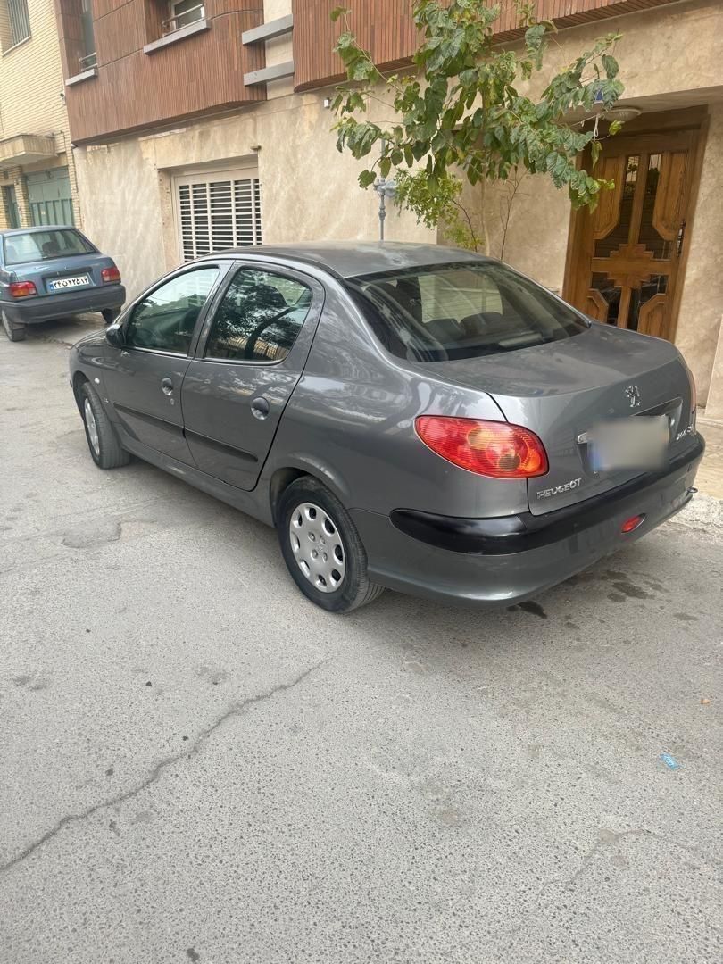 پژو ۲۰۶ صندوق دار v8 - 1393
