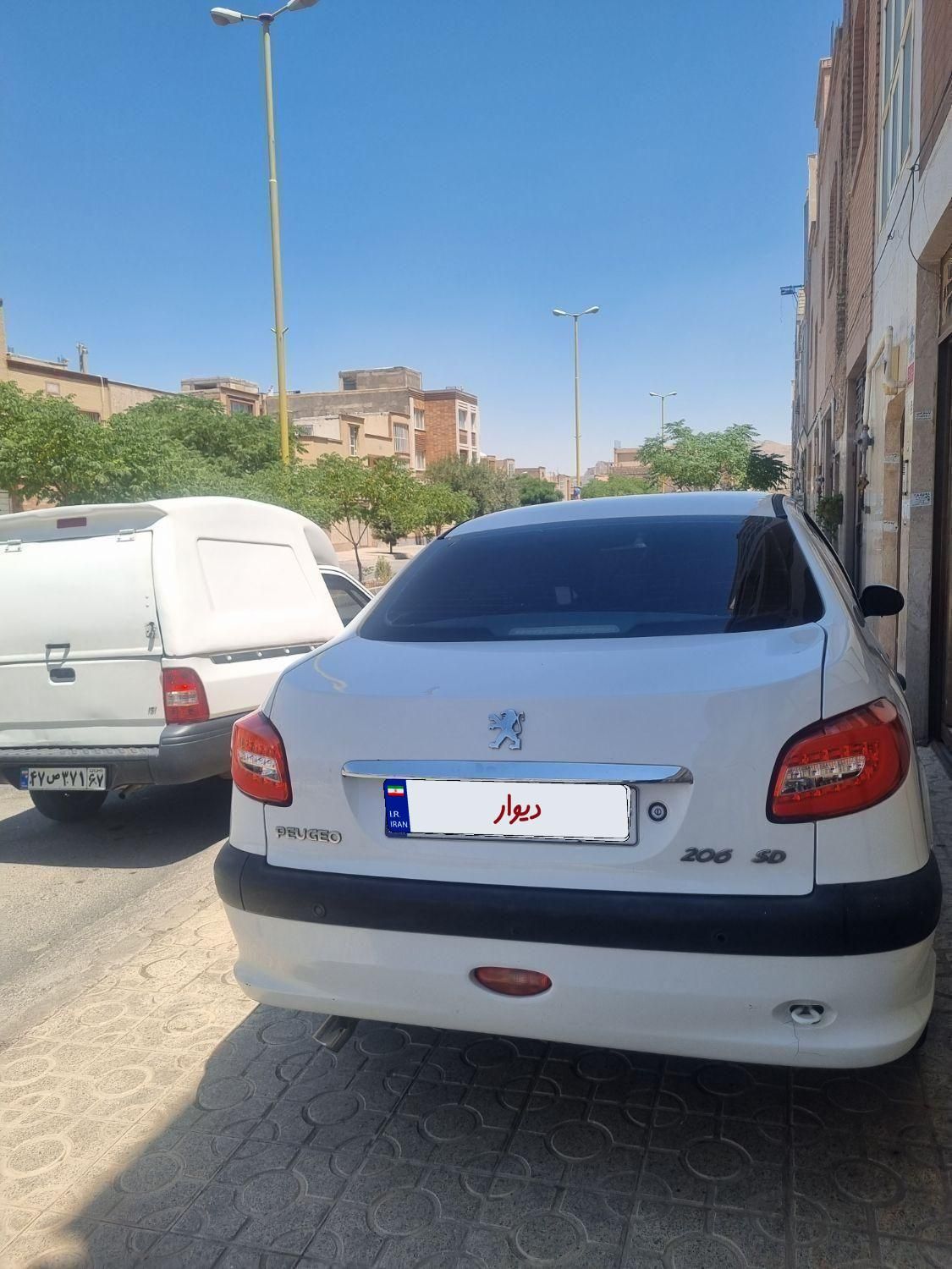 پژو ۲۰۶ صندوق دار v8 - 1393