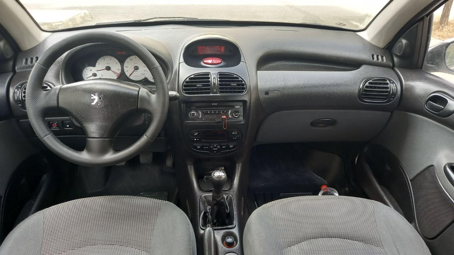 پژو ۲۰۶ صندوق دار v8 - 1394