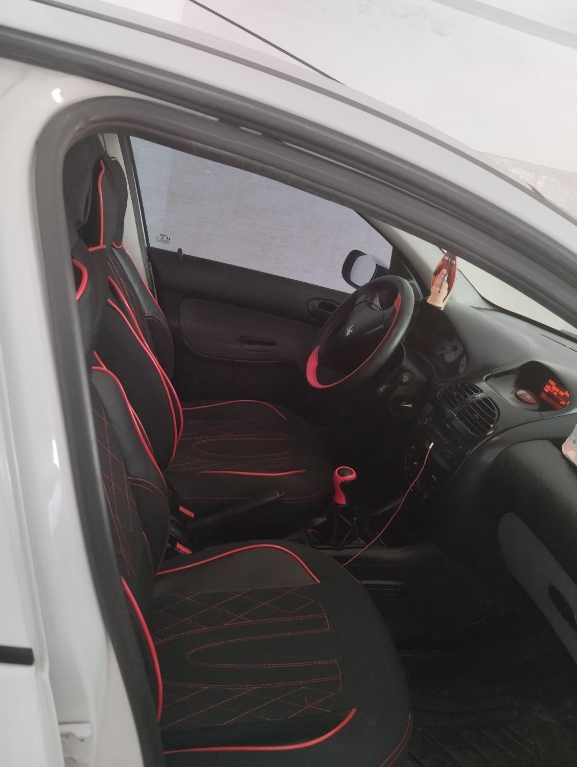 پژو ۲۰۶ صندوق دار v8 - 1397