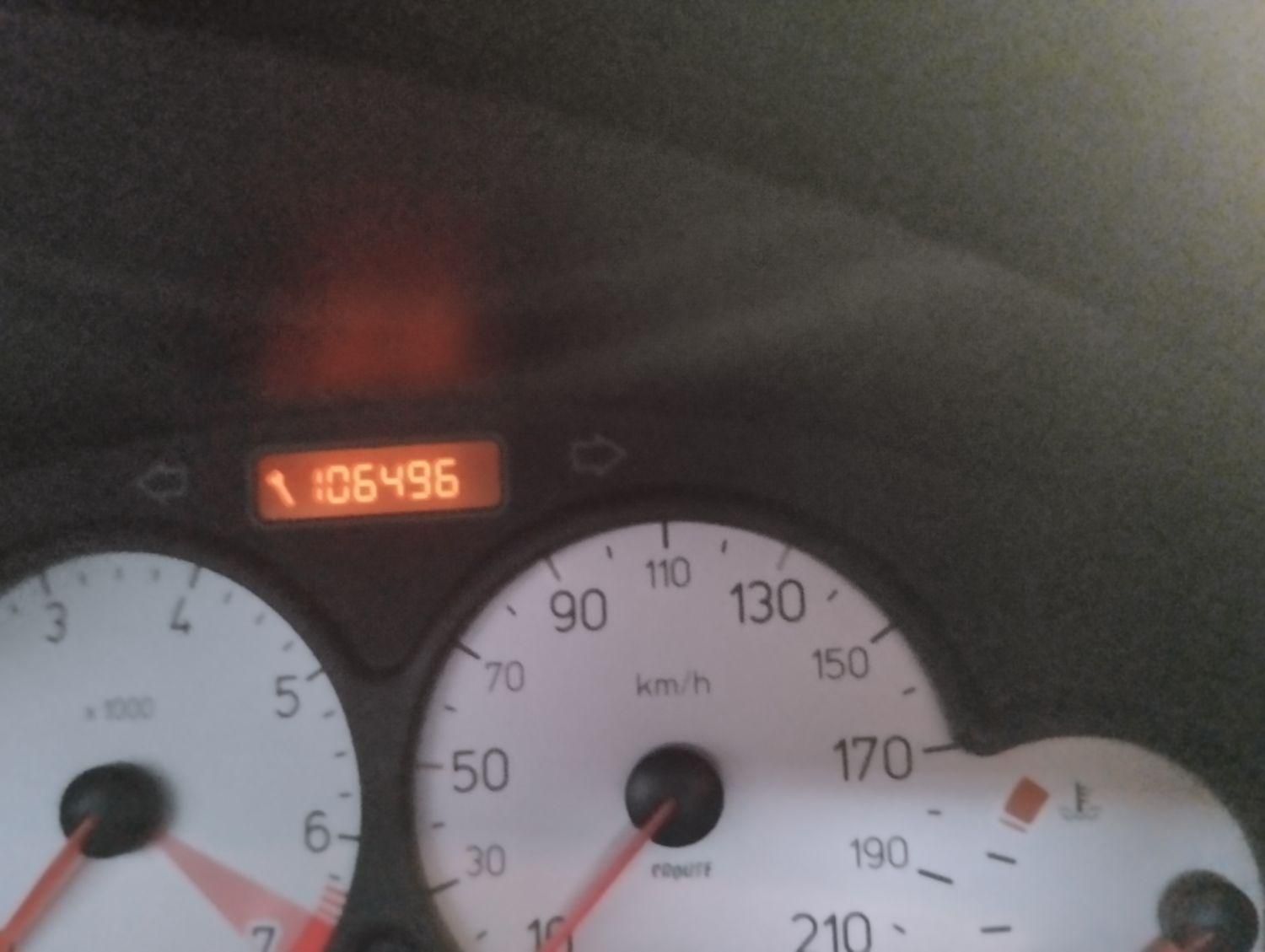 پژو ۲۰۶ صندوق دار v8 - 1397