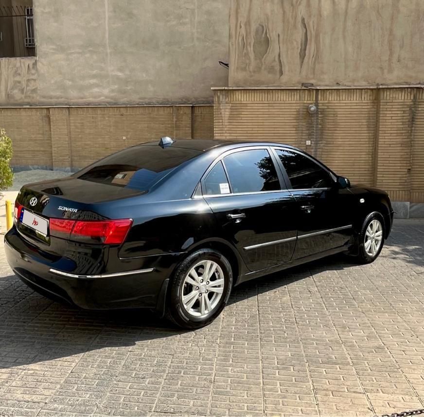 هیوندای سوناتا دنده‌ای NF 2400 - 2009