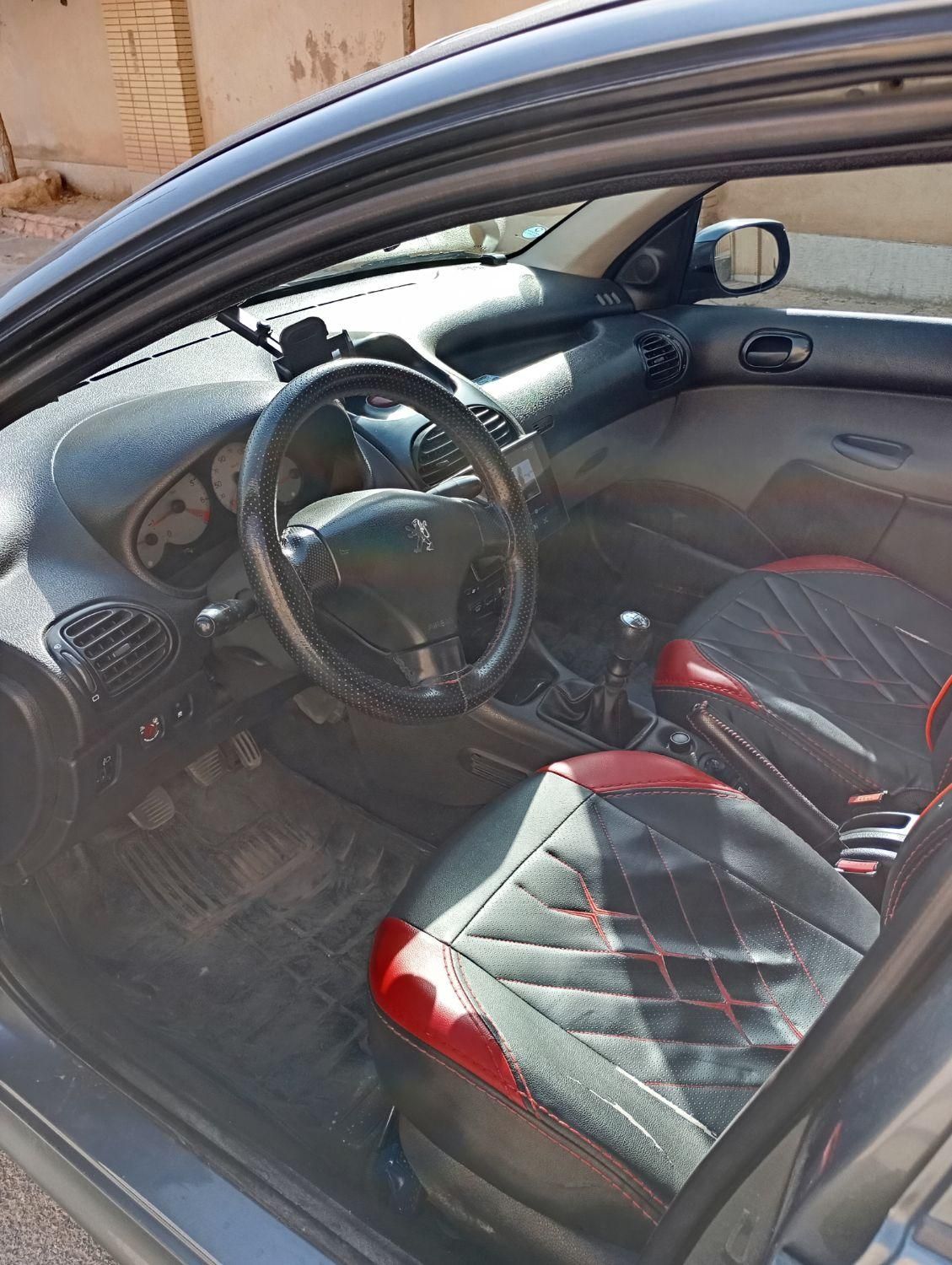 پژو ۲۰۶ صندوق دار v8 - 1393