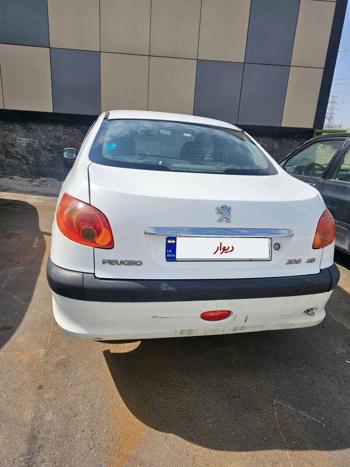 پژو ۲۰۶ صندوق دار v8 - 1393