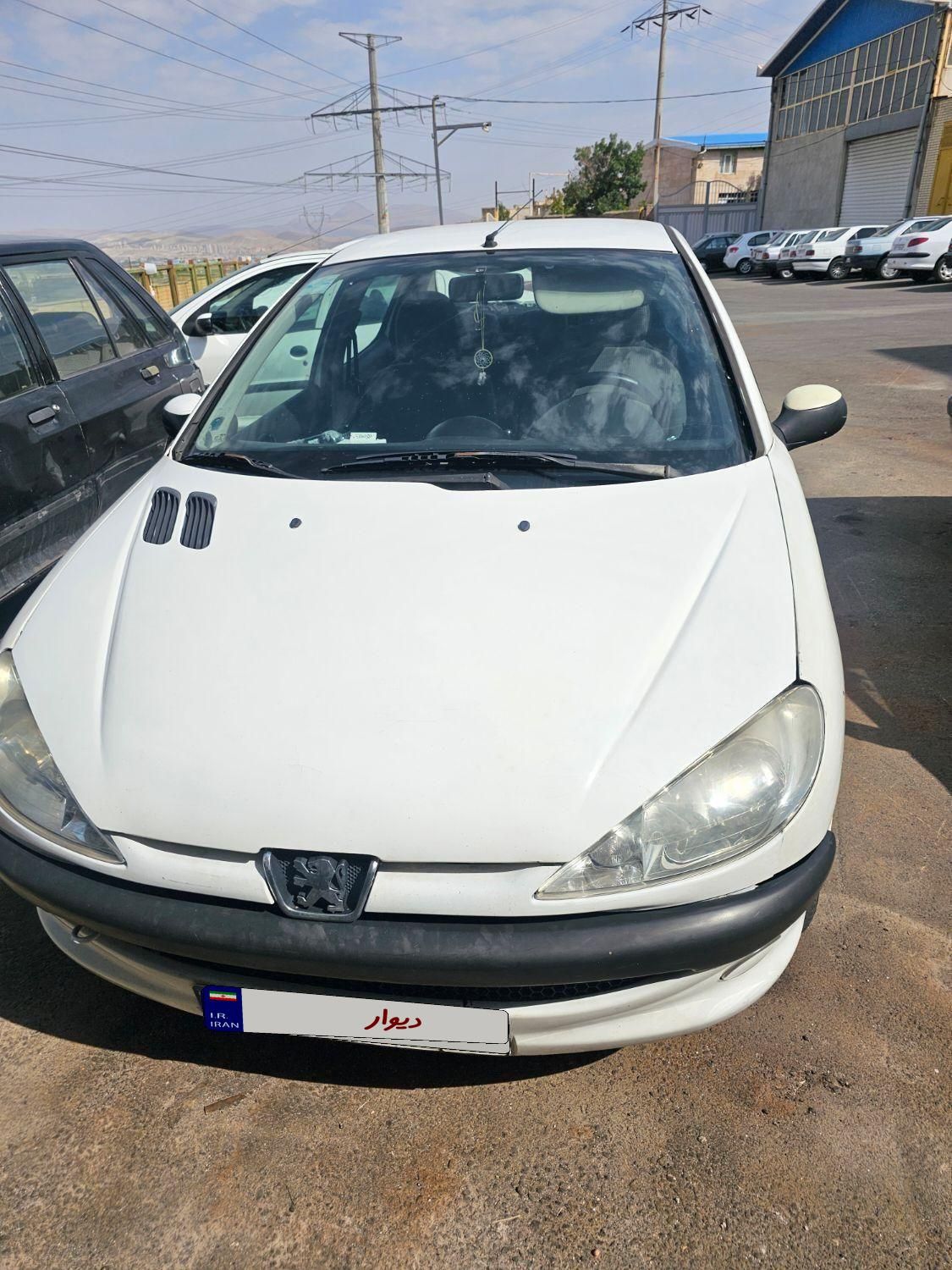 پژو ۲۰۶ صندوق دار v8 - 1393