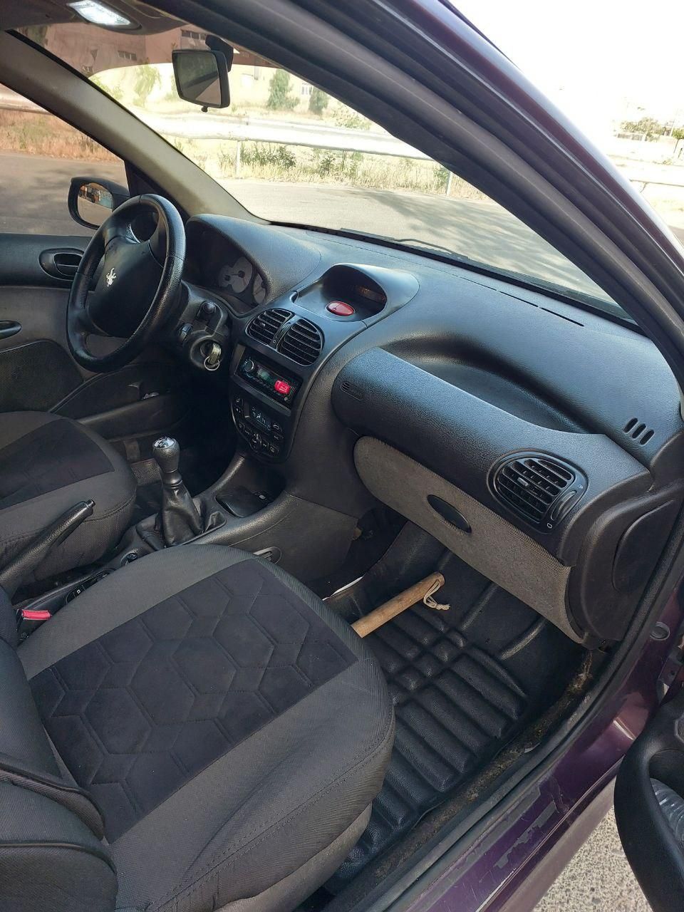 پژو ۲۰۶ صندوق دار v8 - 1390