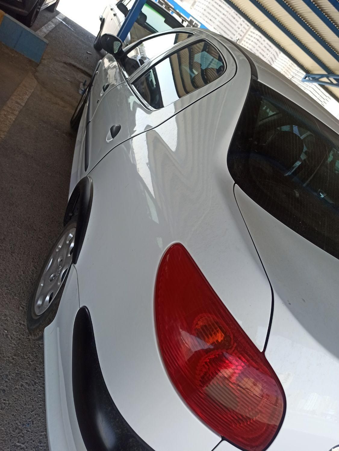 پژو ۲۰۶ صندوق دار v8 - 1398