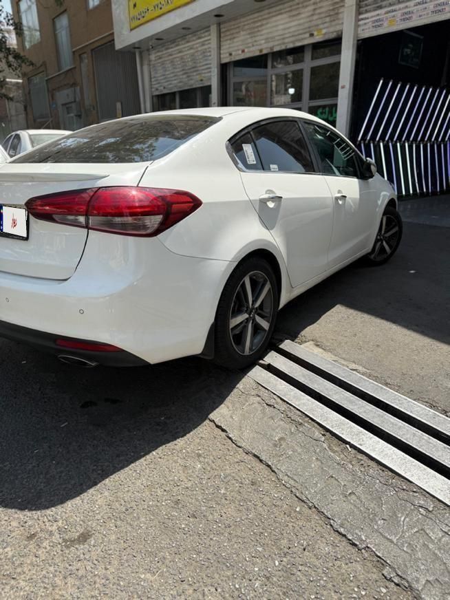 کیا سراتو 2.0 لیتر اتوماتیک GT لاین - 2017