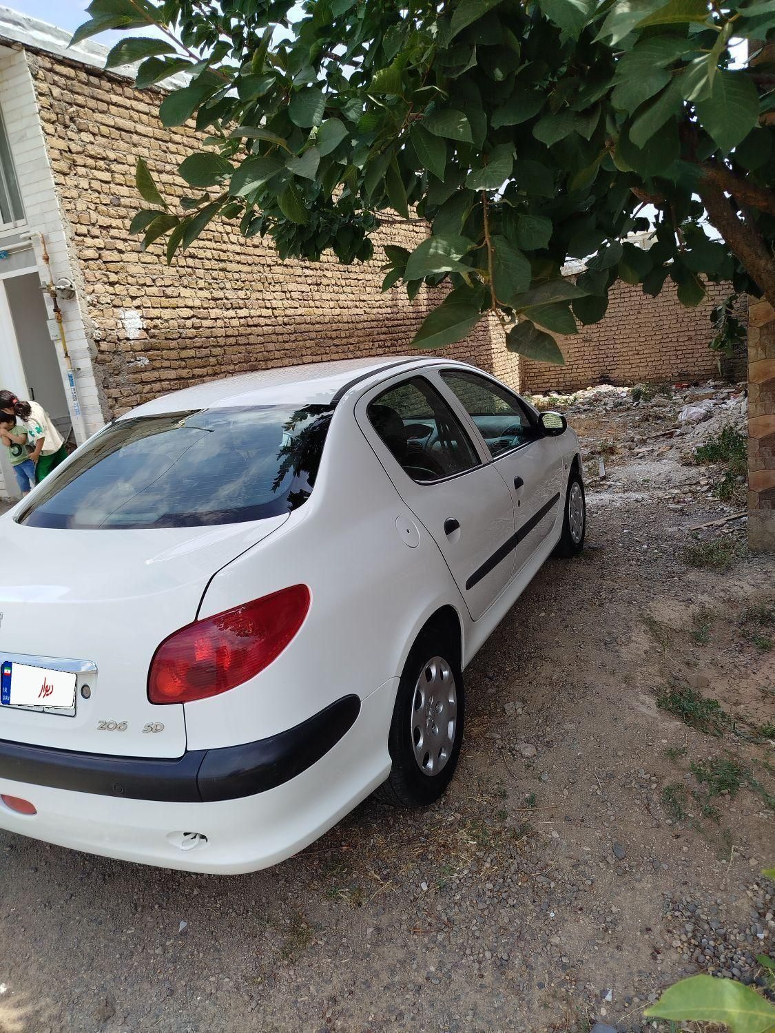 پژو ۲۰۶ صندوق دار v8 - 1394