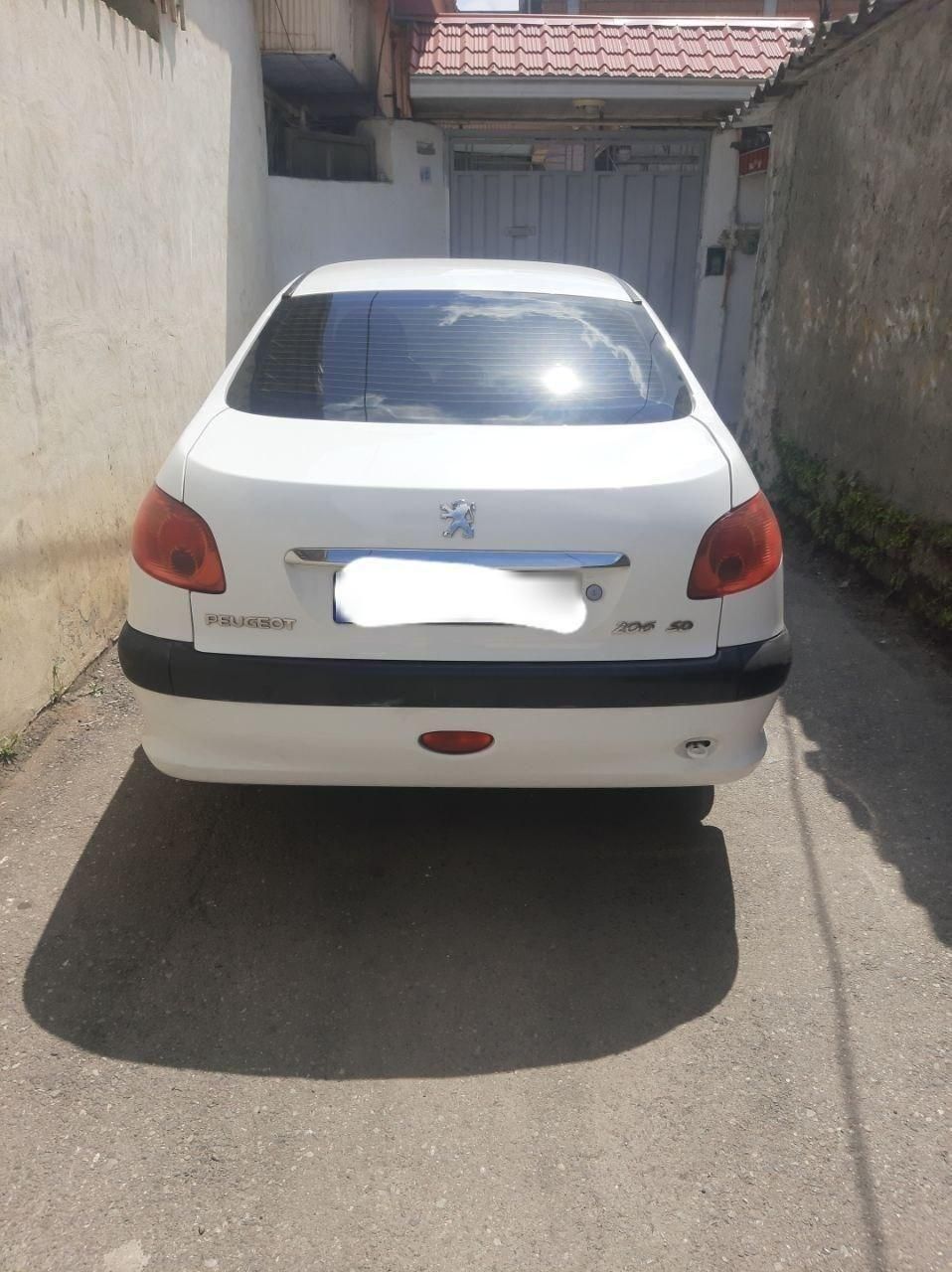 پژو ۲۰۶ صندوق دار v8 - 1395