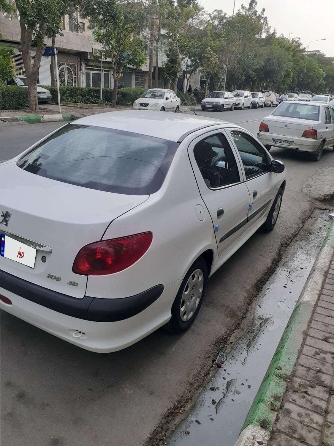 پژو ۲۰۶ صندوق دار v8 - 1400